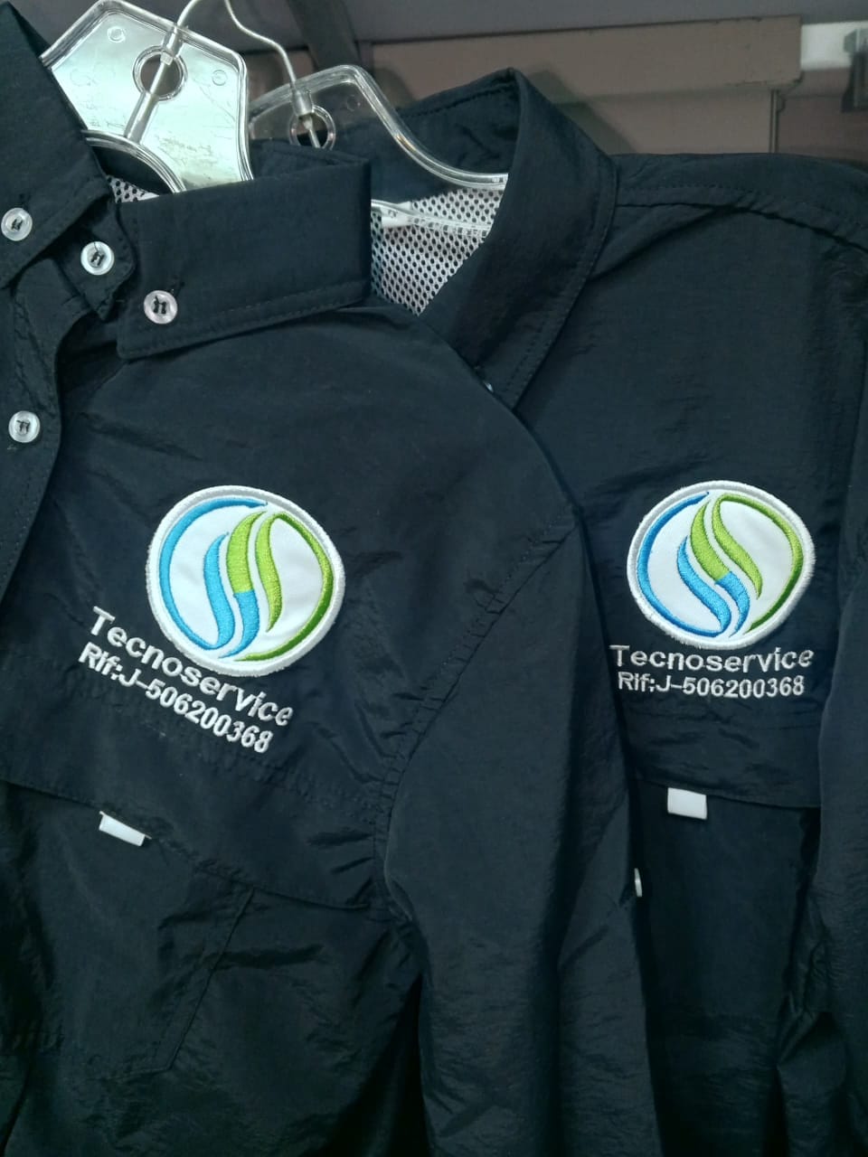 Dotación de campo camisas resistentes tipo Columbia