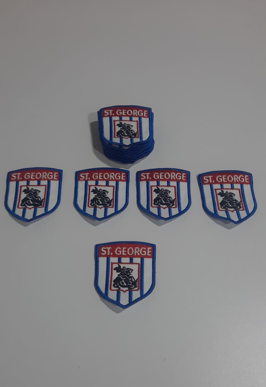 Bordados de logotipos en parches termo adhesivos